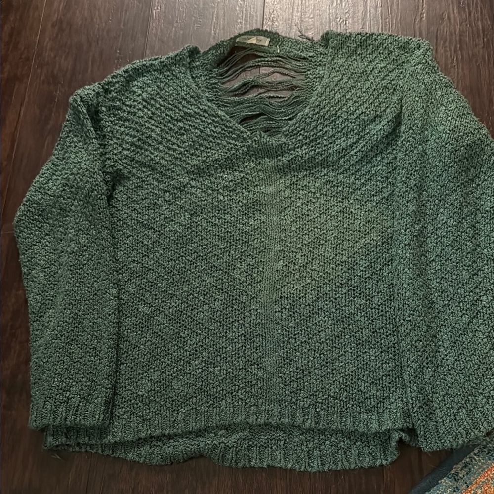 Taylor & Sage Green V-Neck Sweater